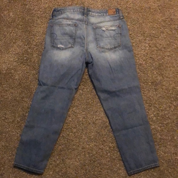 American Eagle distressed boyfriend crop. - Picture 2 of 2